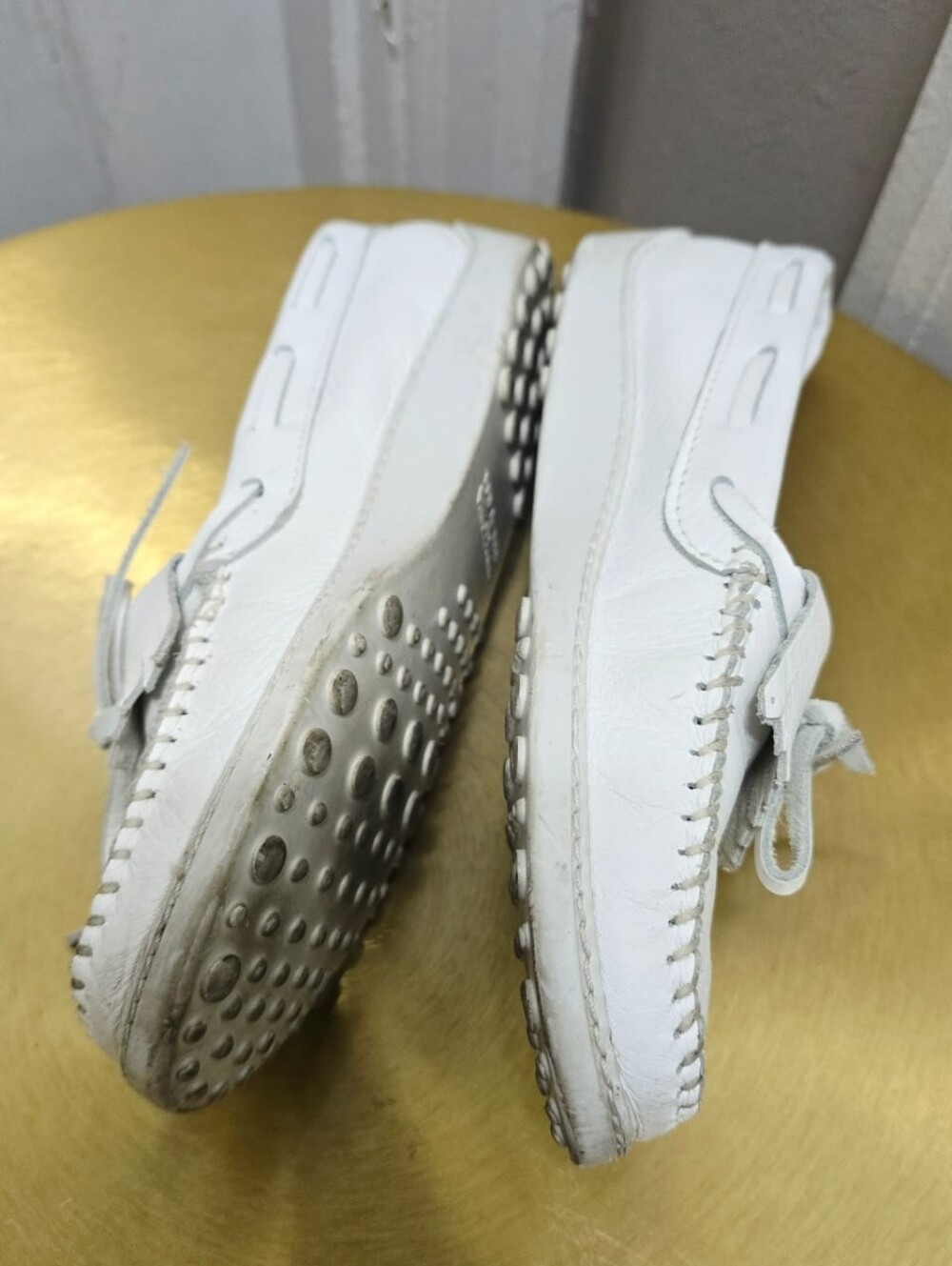 Minnetonka Women's Kilty White Leather Fringe Moccasins Pebble Sole Size 8 - Picture 5 of 8